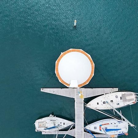 Anthenea Suite Hoteliere Flottante Perros-Guirec Extérieur photo