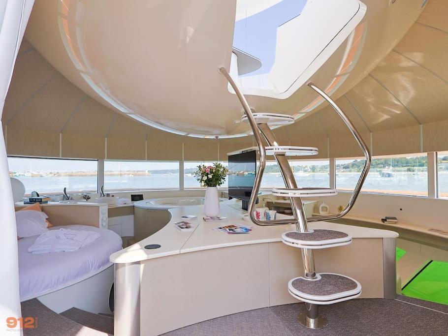Anthenea Suite Hoteliere Flottante Perros-Guirec Extérieur photo