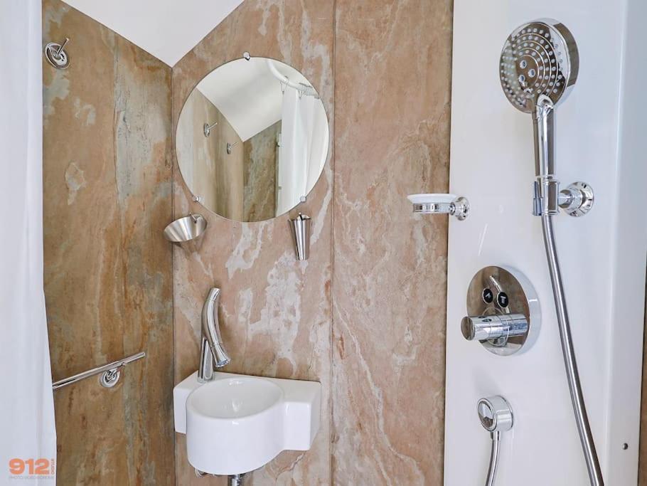 Anthenea Suite Hoteliere Flottante Perros-Guirec Extérieur photo